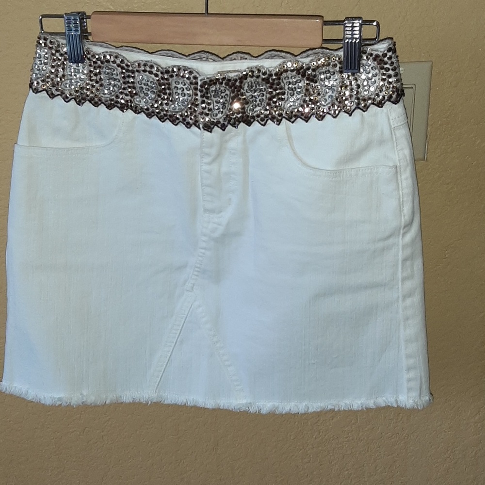 Skirt ,mini, white denim embellished